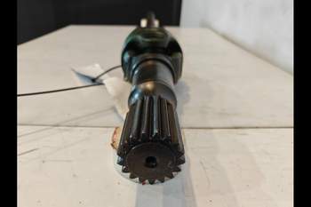 salg af Trækaksel John Deere 6215R Venstre