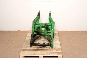 salg af John Deere 6215R  Front axle support