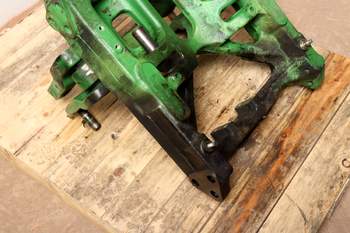 salg af John Deere 6215R  Front axle support