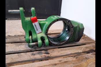 salg af John Deere 6215R  Front axle house