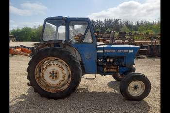 salg af Ford 4000 traktor