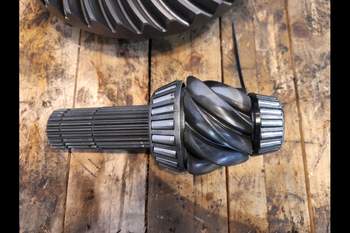 salg af Massey Ferguson 6716S  Differential, Rear Trransmission