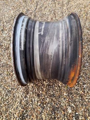 salg af Massey Ferguson 6716S RIGHT Front Rim