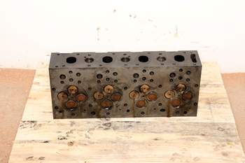 salg af Massey Ferguson 6716S  Cylinder Head