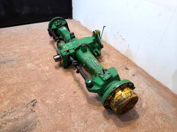 salg af John Deere 7810  Disassembled front axle