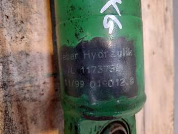 salg af Affjedringscylinder John Deere 7810