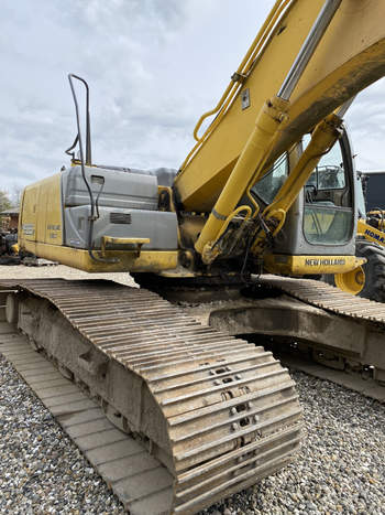 salg af New Holland E265 B  Excavator