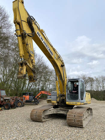 salg af Bagger New Holland E265 B 