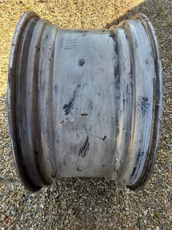 salg af Deutz-Fahr Agrotron 135 RIGHT Rear Rim