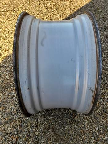 salg af Deutz-Fahr Agrotron 135 LEFT Rear Rim