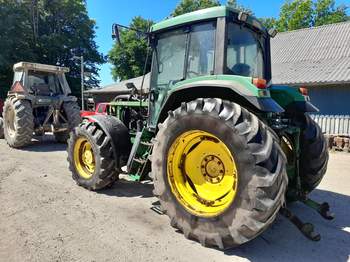 salg af John Deere 6910 traktor