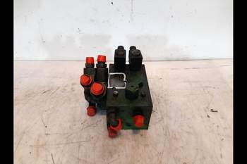 salg af John Deere 6910  Suspension control valve