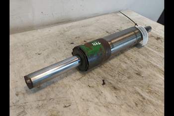 salg af Styrecylinder John Deere 6910