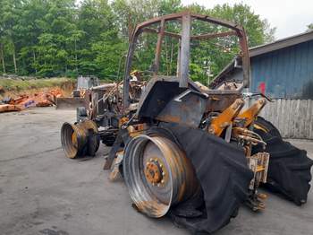 salg af Case MX230 tractor