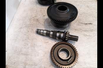 salg af New Holland T7.230  Rear Transmission Parts