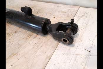 salg af Hydraulisk Cylinder New Holland W170C 