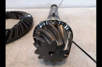 salg af Valtra T213  Differential, Rear Trransmission