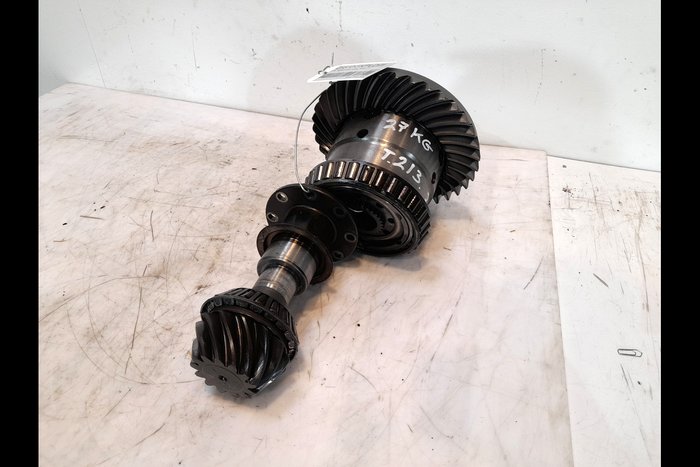 Valtra T213 Front axle differential - Tractors Secondhand Parts