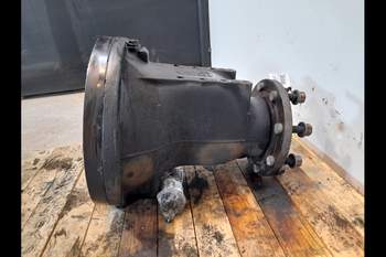 salg af Valtra T213 LEFT Rear Axle