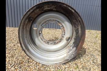 salg af Massey Ferguson 7718S RIGHT Front Rim