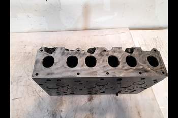 salg af Massey Ferguson 7718S  Cylinder Head