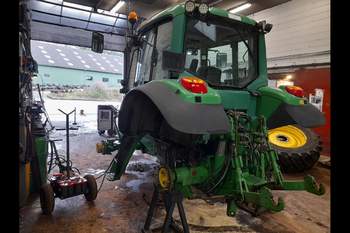 salg af John Deere 6620 traktor