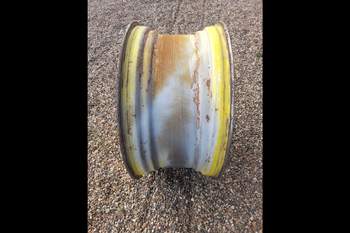 salg af John Deere 6620 RIGHT Rear Rim