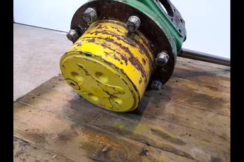 salg af John Deere 6620 RIGHT Front axle final drive