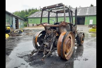 salg af New Holland M115 tractor