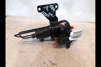 salg af Valtra T202  Hydraulic brake valve