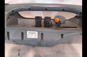 salg af Valtra T202  Armrest control unit