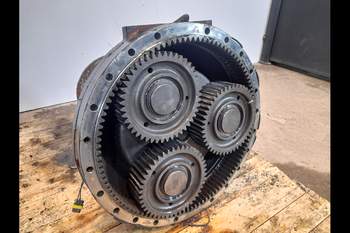 salg af Valtra T202 RIGHT Rear Half Axle