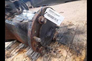 salg af Valtra T202 RIGHT Rear Half Axle