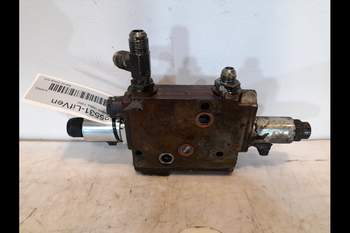 salg af Valtra T202  Hydraulic lift valve