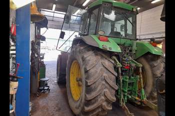 salg af John Deere 7710 traktor