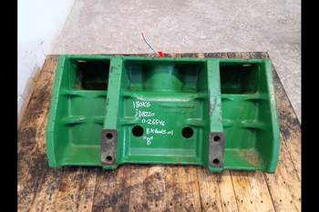 salg af Gewicht John Deere 8220 