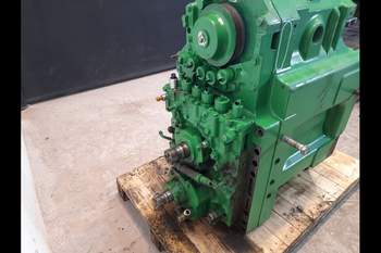 salg af John Deere 8220  Transmission