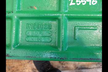 salg af John Deere 8220  Transmission Housing