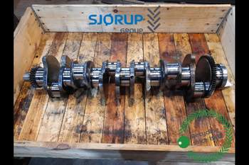 John Deere 8220  Crankshaft