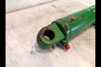 salg af John Deere 8220 RIGHT Lift Cylinder