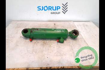 salg af John Deere 8220 RIGHT Lift Cylinder