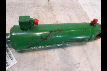 salg af John Deere 8220 LEFT Lift Cylinder