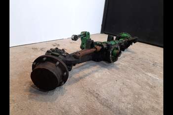 salg af John Deere 6130M  Disassembled front axle