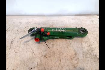 salg af Hydraulisk Cylinder John Deere 6130M 