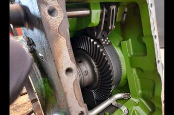 salg af John Deere 6130M  Rear Transmission