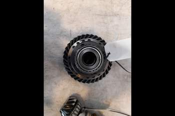 salg af John Deere 6130M  Front axle differential