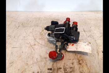 salg af New Holland T8.410  Suspension control valve