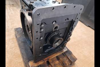 salg af Bagtøjshus New Holland T8.410