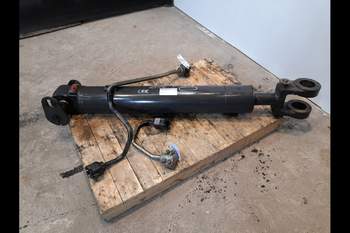 salg af Case 821G  Hydraulic Cylinder