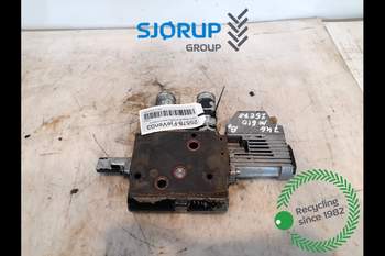 Deutz-Fahr Agrotron M610  Remote control valve